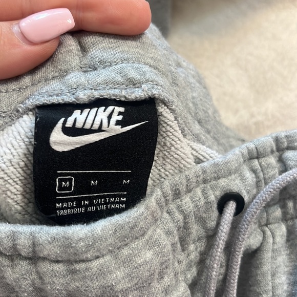 Woman’s grey Nike sweatpants - Picture 2 of 2